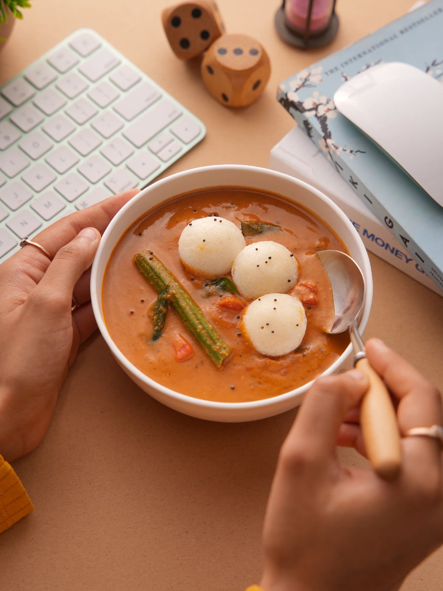 Bowl Ful Idli Sambar 55G (Vegetarian)