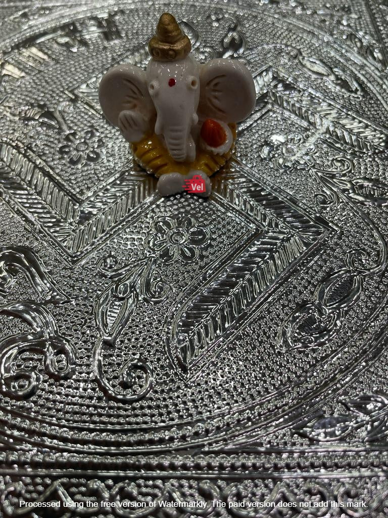 Car Dashboar Idol of God Ganesh Small Size SE22