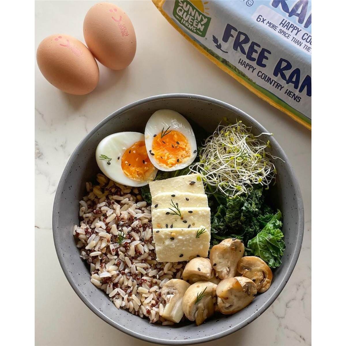 Sunny Queen 18 Pack Large Free Range Eggs 900g